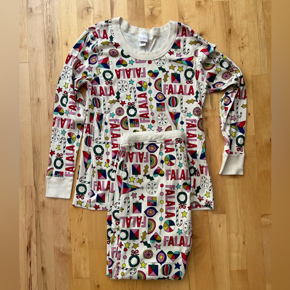 Like new holiday Hanna Andersson Fa La La jammies (read below for sizing)